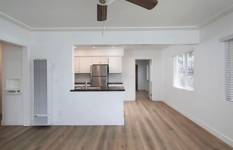 More Photos Of 2104-2110 Bacon St, San Diego Apartments For Sale