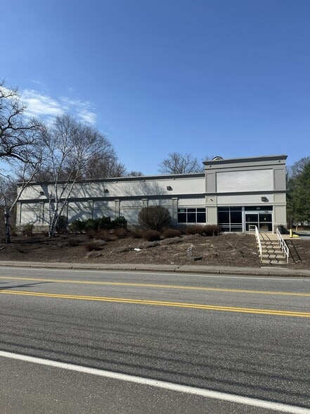 More Photos Of 18-20 Crystal Ave, Derry Drugstore For Lease