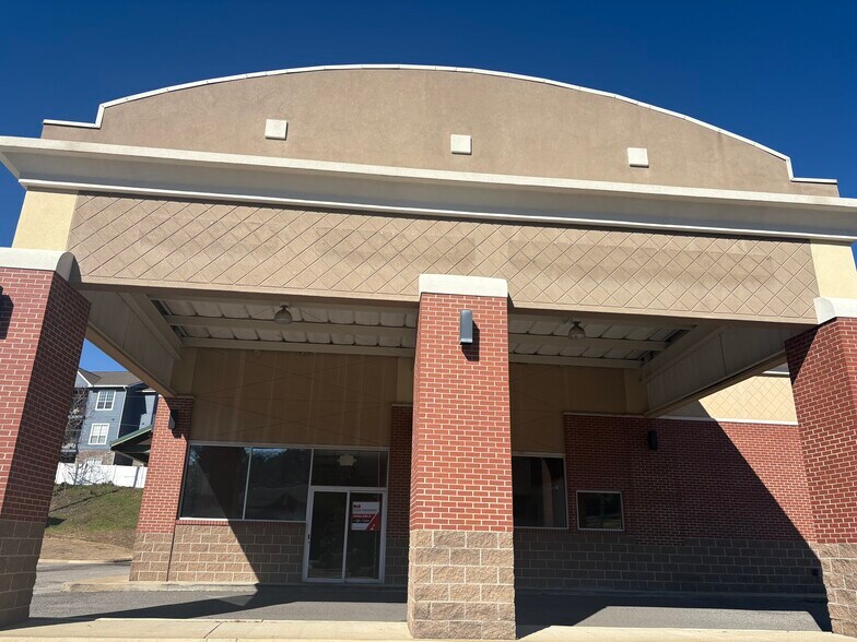 More Photos Of 4911 Cahaba River Rd, Birmingham Freestanding For Lease