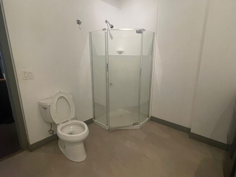 More Photos Of 18669 52nd Ave, Surrey Warehouse For Sale