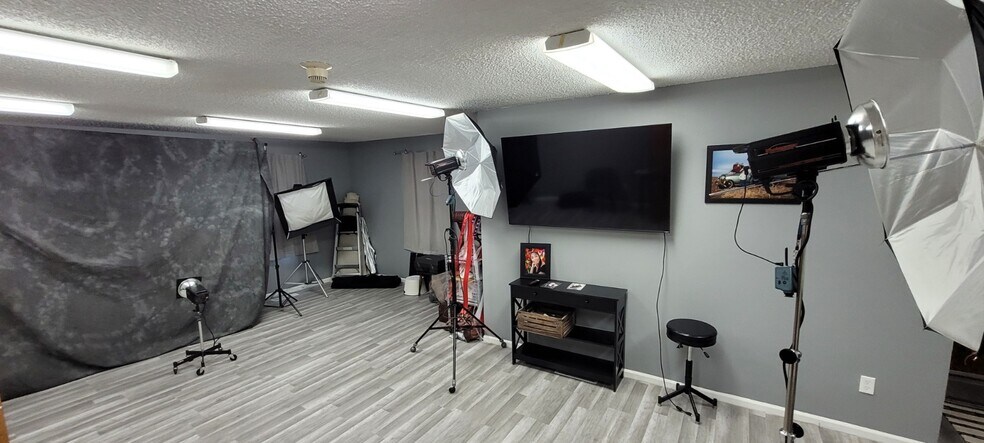 More Photos Of 4015 SW 21st St, Topeka Coworking Space