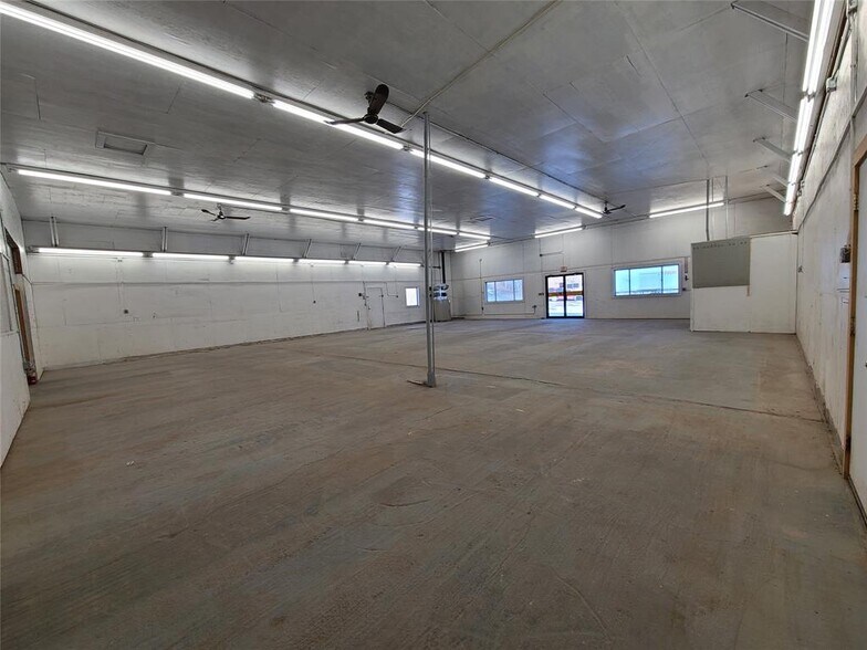 More Photos Of 4547 State Route 52, Jeffersonville Auto Repair For Sale