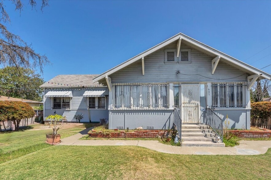More Photos Of 607 W La Jolla St, Placentia Apartments For Sale