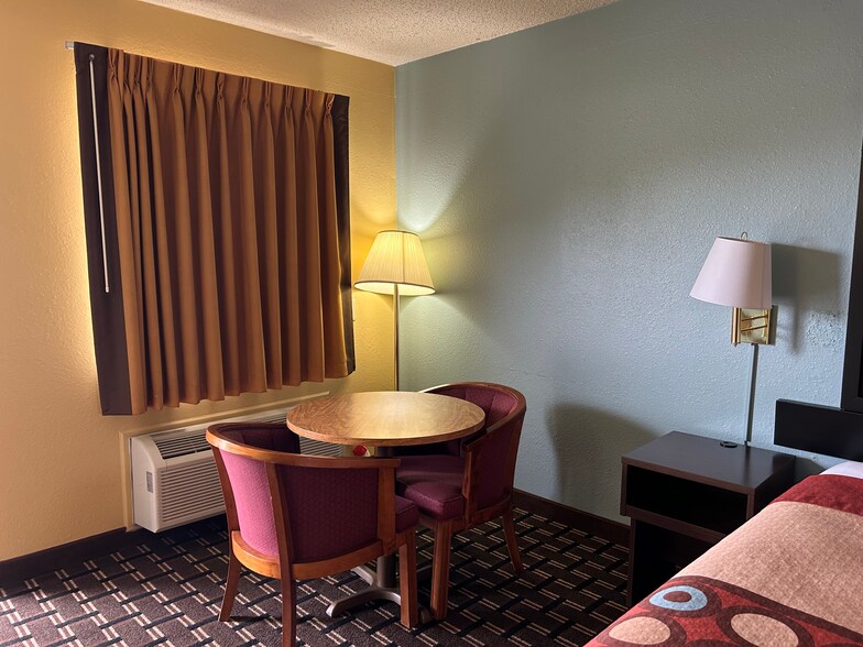 More Photos Of 299 Adena Dr, Newcomerstown Hotel For Sale