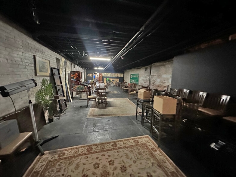 More Photos Of 439 E Congress St, Detroit Bar For Lease