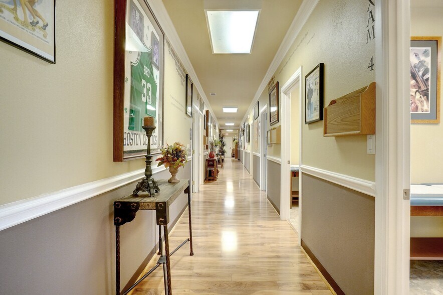 More Photos Of 924 Foster Ln, Weatherford Medical For Lease