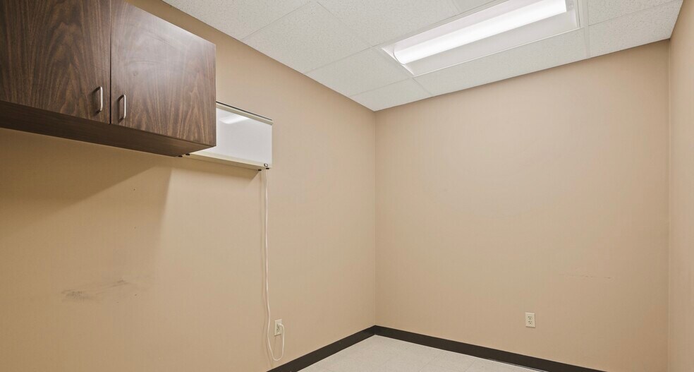 More Photos Of 505-601 Jermor Ln, Westminster Unknown For Lease