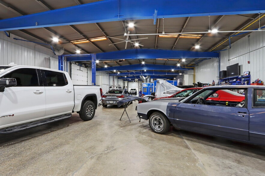 More Photos Of 1206 Washington Rd, Kenosha Auto Repair For Sale