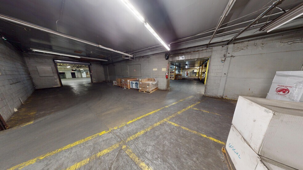 More Photos Of 35 Rose Morrow Rd, Wantage Manufacturing For Lease