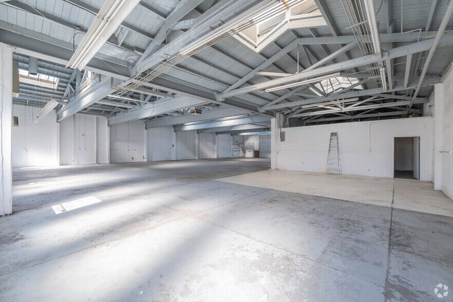More Photos Of 380 Washington St, Oakland Unknown For Lease