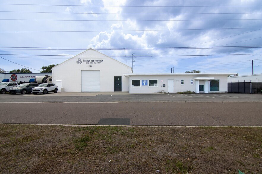 More Photos Of 3284 Morris St, Saint Petersburg Warehouse For Lease
