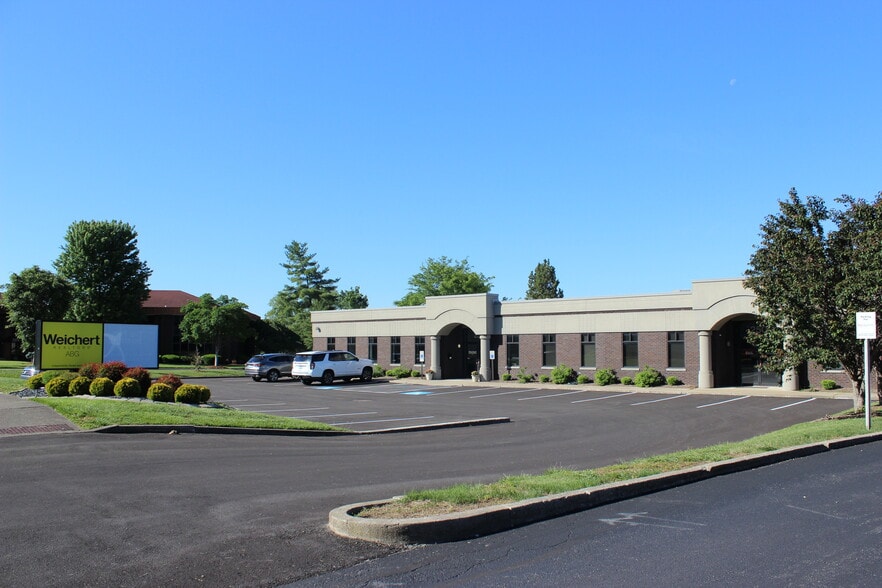 Primary Photo Of 250 Whittington Pky, Louisville Medical For Lease