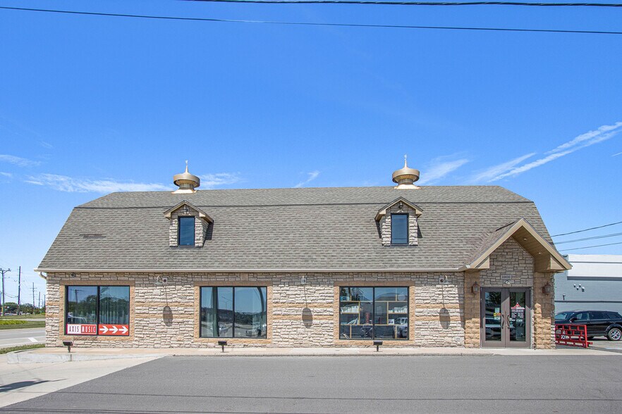 More Photos Of 33030 Northwestern Hwy, West Bloomfield Freestanding For Sale