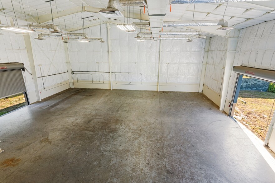 More Photos Of 6515 NW 16th St, Gainesville Manufacturing For Lease