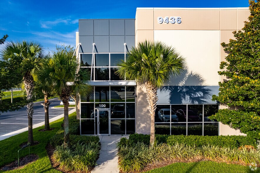 More Photos Of 2405 Commerce Park Dr, Orlando Unknown For Lease