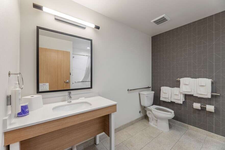 More Photos Of 5356 Roan Rd, Garland Hotel For Sale