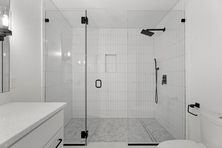 More Photos Of 44 Williams Ave, Mystic General Retail For Sale