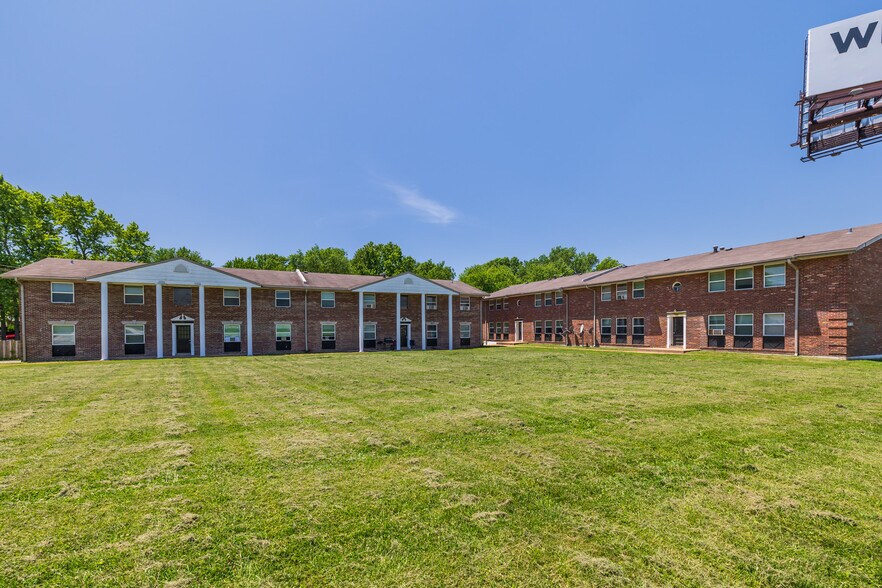 More Photos Of 9921 Sloane Sq, Saint Louis Apartments For Sale