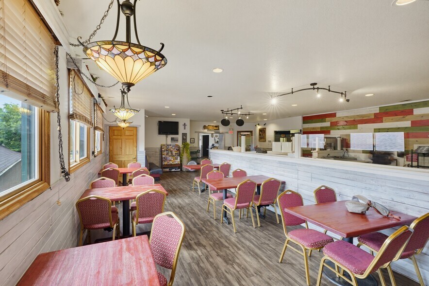 More Photos Of 158 Museum Dr, Hill City Restaurant For Sale