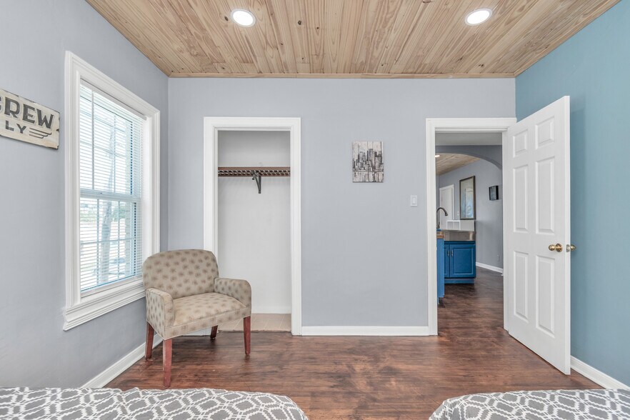 More Photos Of 915 8th St, Galveston Apartments For Sale