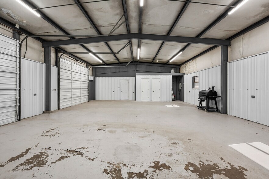 More Photos Of 407 S Home St, Corrigan Auto Dealership For Lease