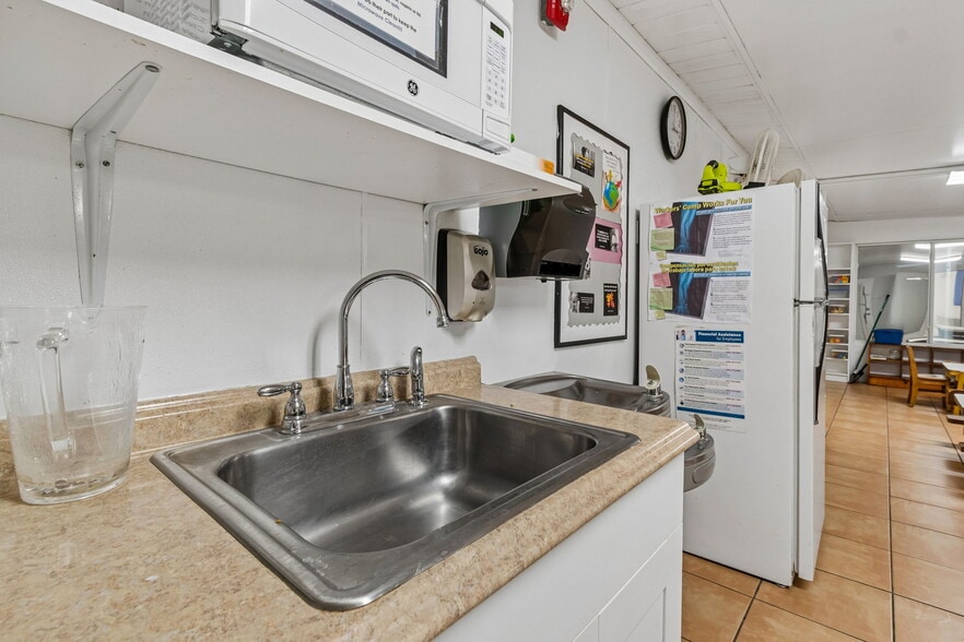 More Photos Of 4001 Skipper Rd, Tampa Schools For Sale