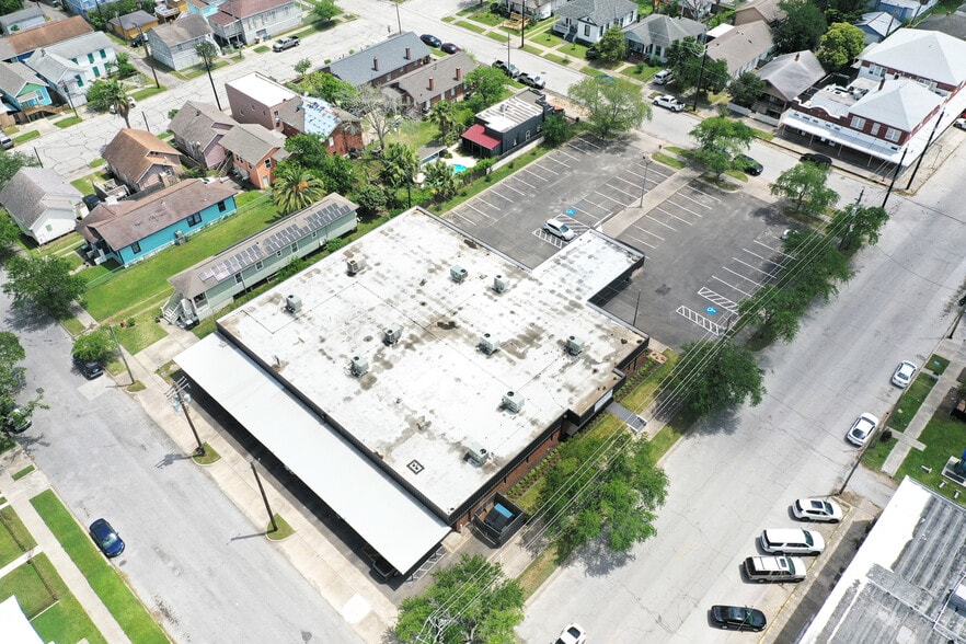 More Photos Of 3828 Avenue N, Galveston Hospital For Lease