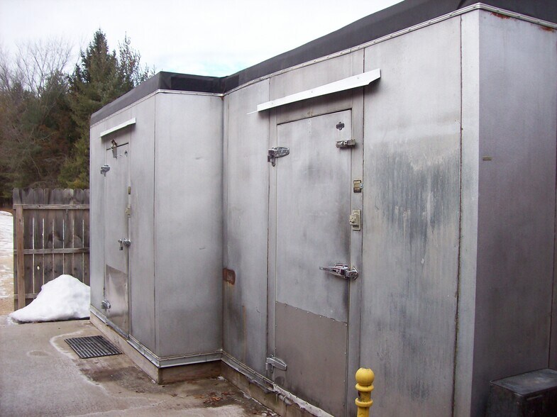 More Photos Of 330 County Road B, Montello Flex For Sale