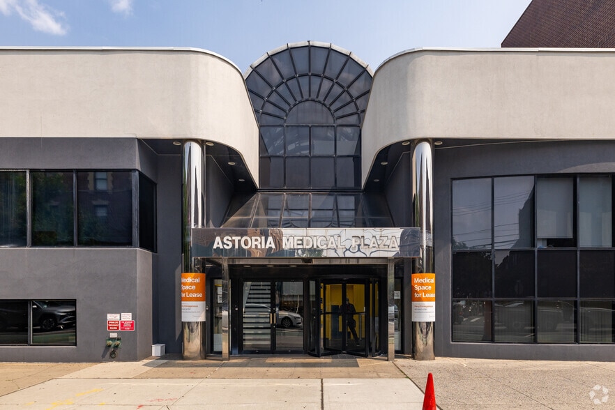 More Photos Of 27-47 Crescent St, Astoria Medical For Lease