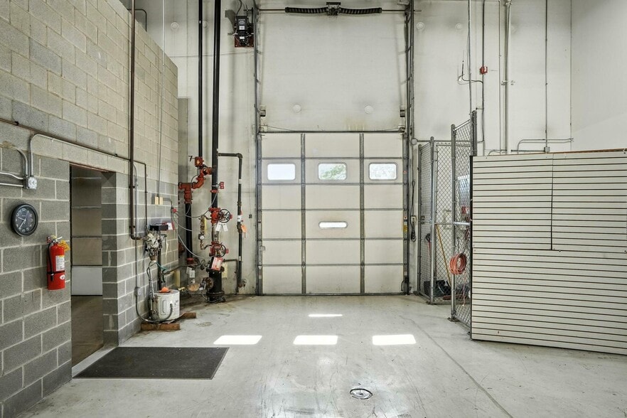 More Photos Of 8130 River Dr, Morton Grove Warehouse For Sale