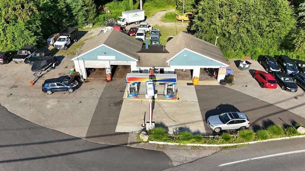 More Photos Of 390 Smith Ridge Rd, South Salem Service Station For Sale