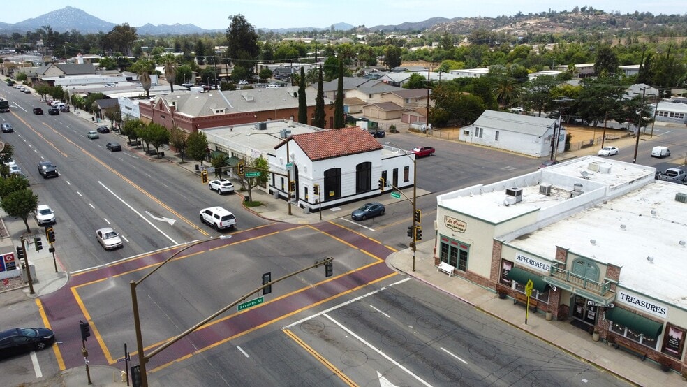 More Photos Of 701-713 Main St, Ramona Storefront Retail Office For Lease