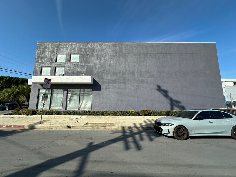 More Photos Of 3131-3157 N San Fernando Rd, Los Angeles Flex For Lease