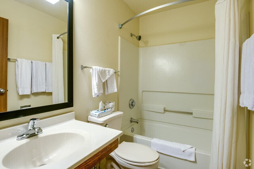 More Photos Of 917 E Milwaukee St, Whitewater Hotel For Sale