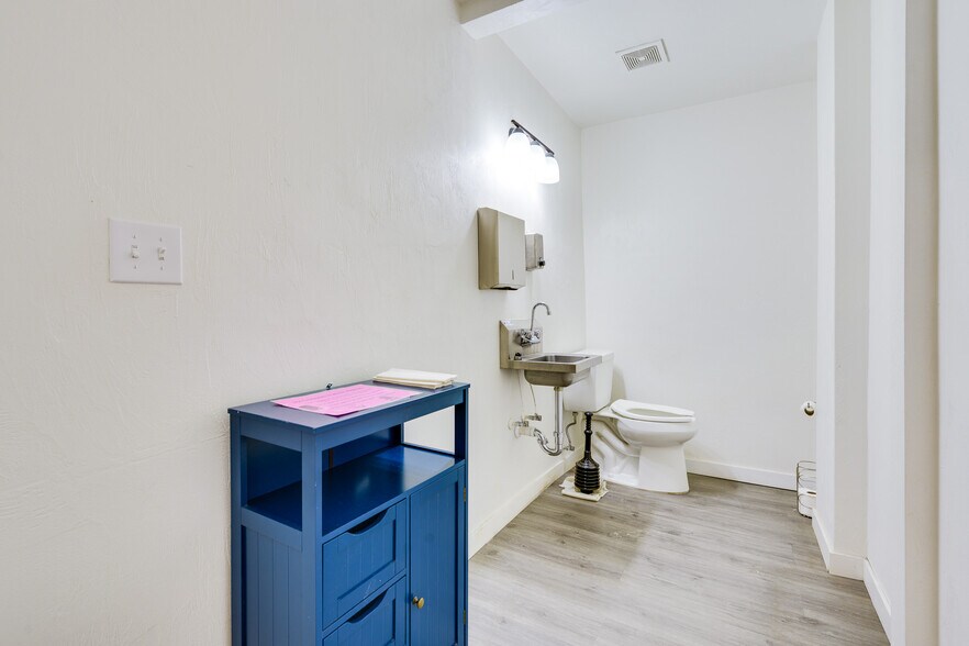 More Photos Of 118 Fairview Ave, Daytona Beach Freestanding For Sale