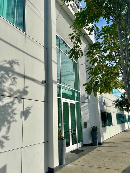 More Photos Of 4418 Vineland Ave, Studio City Medical For Lease