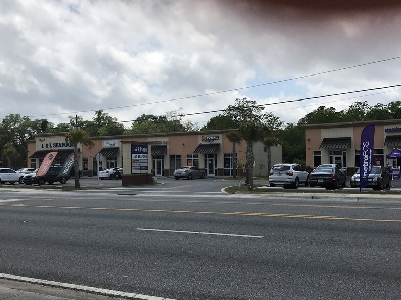 More Photos Of 1673 N Pace Blvd, Pensacola Storefront Retail Office For Lease