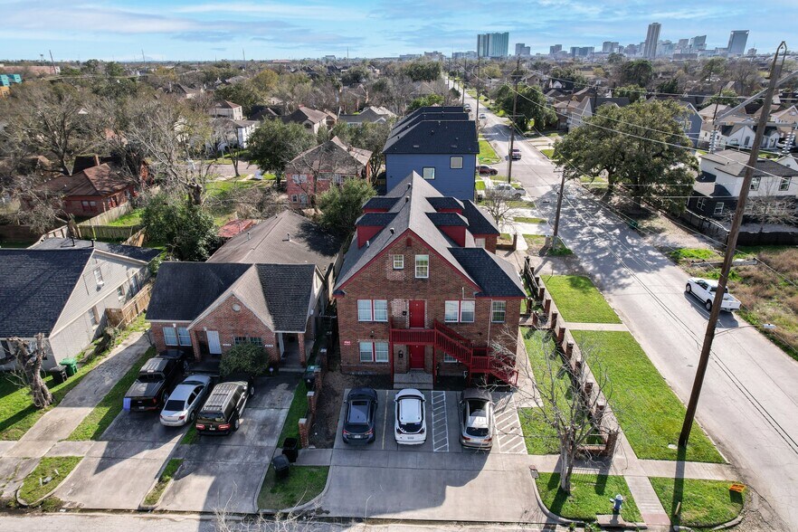 More Photos Of 2602 Isabella St, Houston Apartments For Sale