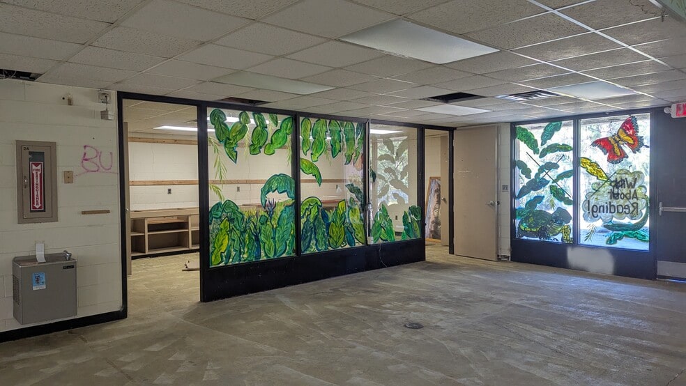 More Photos Of 711 N Chapin Rd, Aberdeen Flex For Sale