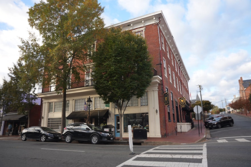 Primary Photo Of 726 Caroline St, Fredericksburg Apartments For Lease