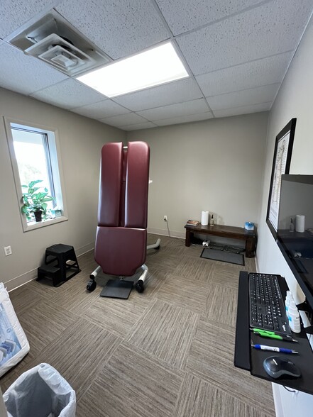 More Photos Of 5620 Business Ave, Cicero Office For Lease