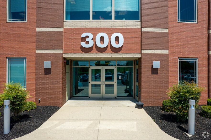 More Photos Of 300 Granite Run Dr, Lancaster Office For Lease