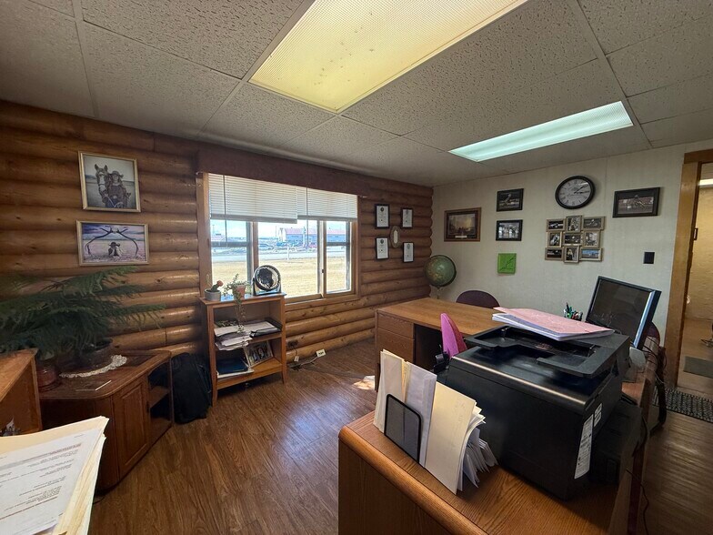 More Photos Of 35 5th Ave, Belle Fourche Office For Sale