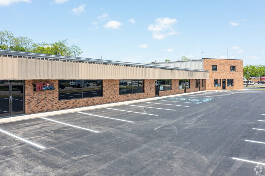 More Photos Of 2015 Family Cir, Lexington Freestanding For Lease