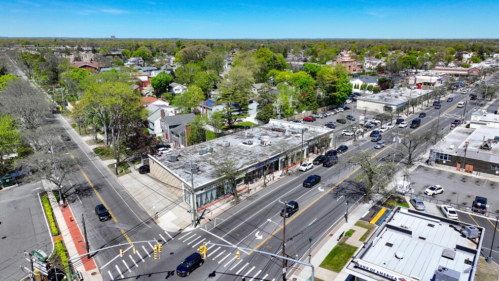 More Photos Of 2019-2037 Merrick Rd, Merrick Unknown For Lease