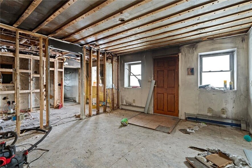 More Photos Of 1016 State Route 13, Cortland Flex For Sale