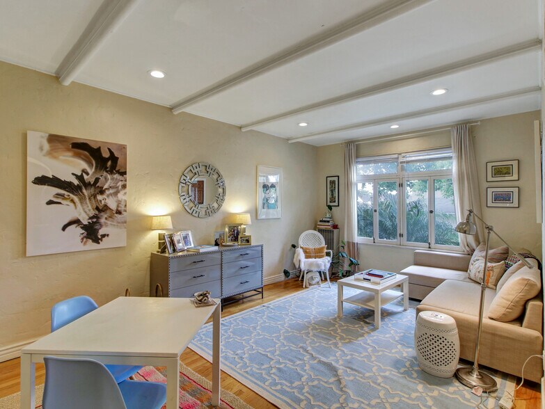 More Photos Of 152 S Peck Dr, Beverly Hills Apartments For Sale