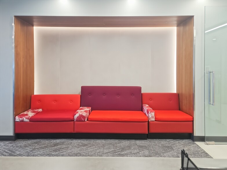 More Photos Of 9711 Washingtonian Blvd, Gaithersburg Coworking Space