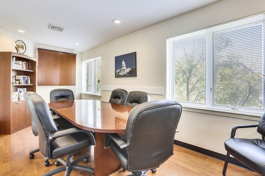 More Photos Of 7231-7243 Hanover Pky, Greenbelt Office For Lease