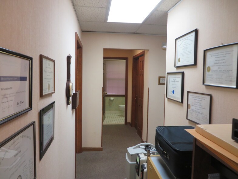 More Photos Of 1130 US Highway 202 S, Raritan Medical For Sale